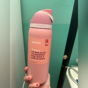 Rosy Dreams 32 oz Owala Waterbottle